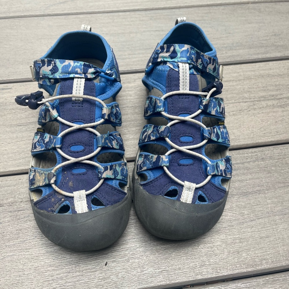Big Kids size 5 Seacamp KEEN sandals